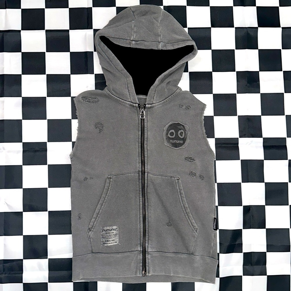 NWOT Nununu Boys Distressed Gray & Black Hoodie Vest 6-7